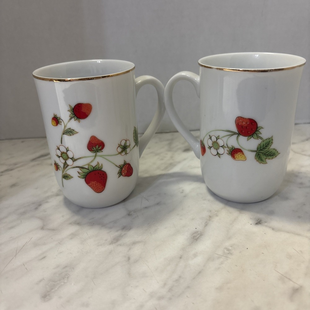 Strawberries & Blossom Gold Rim Porcelain Mug 8floz Vintage Pair OTAGIRI Japan